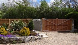 garden-view-of-entrance