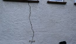 tell-tale-crack-moniter