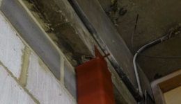 wind-post-head-restraint